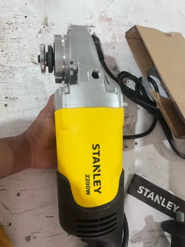 Esmerilhadeira Stanley de 7?