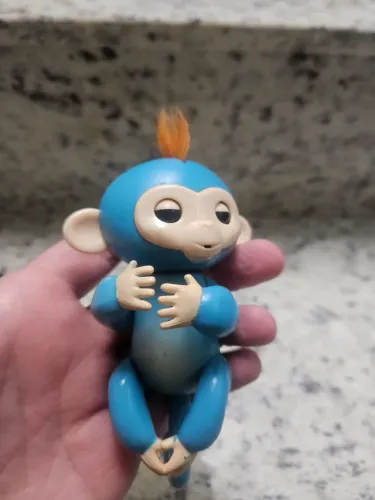Boneco Macaco Robô interativo Fingerlings 