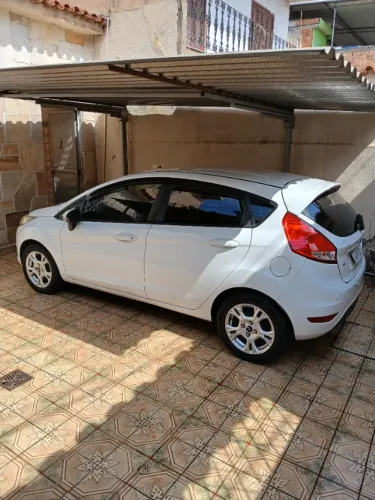 Ford Fiesta 1.6 16V Flex Mec. 5P 2015