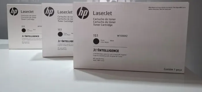Kit com 03 cartuchos de toner preto HP Original. W1030X W1510X