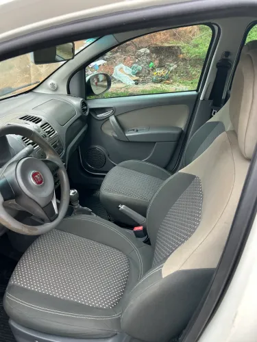 Fiat Grand Siena Essence 1.6 Flex 16V 2015