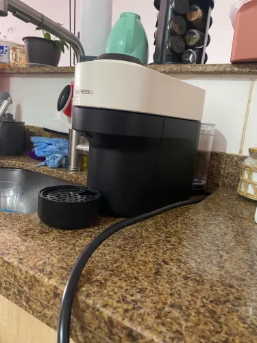 Cafeteira Nespresso Vertuo Pop Branco Coco 220V