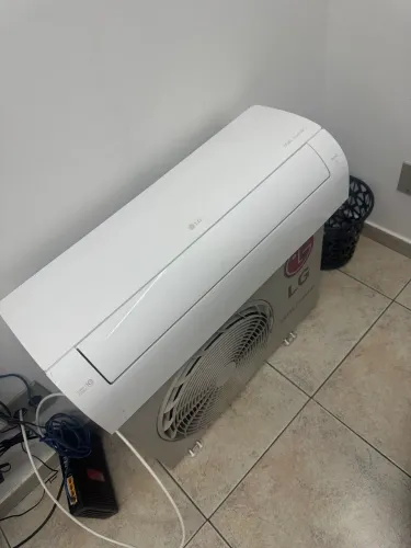 Ar-Condicionado LG Dual Inverter ThinQ 12.000 BTUs - 220V - Excelente Estado