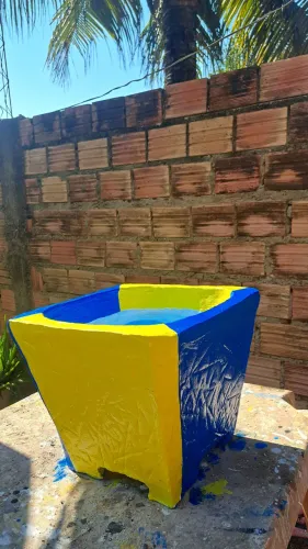 Vende-se vasos