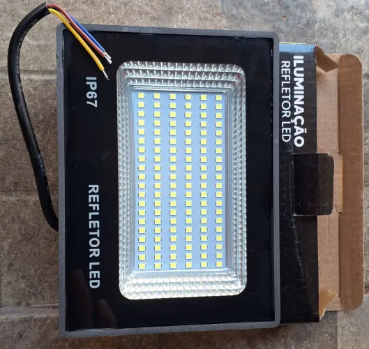 VENDO REFLETOR LED 400W BIVOLT NOVO