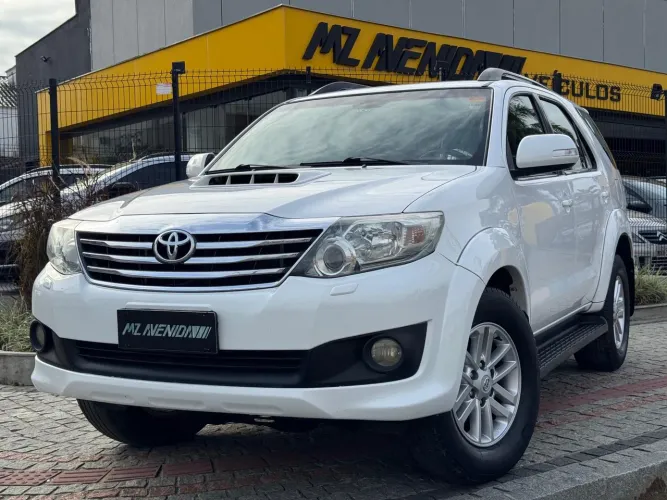 Toyota Hilux SW4 SRV D4-d 4X4 3.0 TDI Dies. AUT 2013