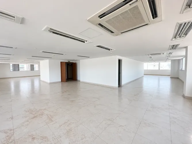 Andar com 454m² para locação na Enseada do Suá
