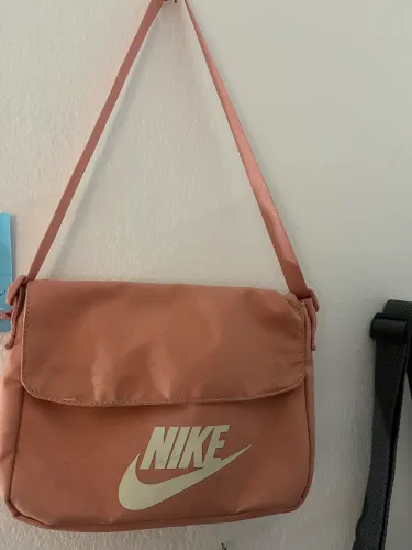 Bolsa Nike rosa 
