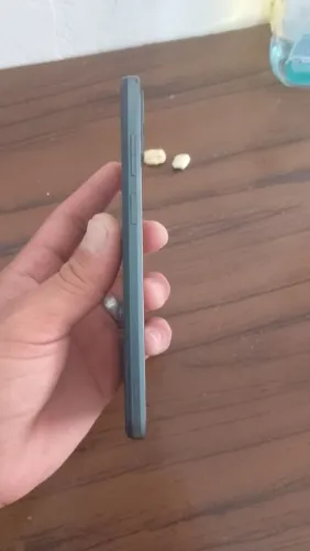 Celular semi-novo moto e22 128 G com carregador original e capa