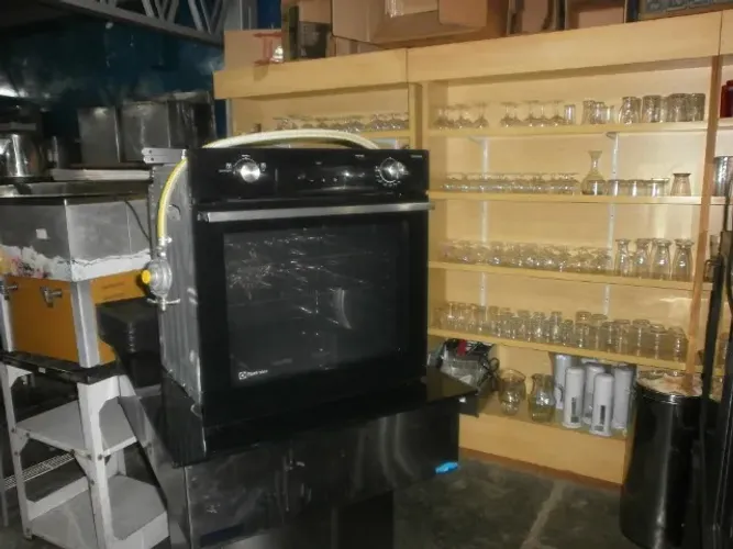 forno de embutir - á gás - turbo - electrolux - semi-novo - 220v