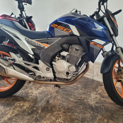 CB twister 250cc Muito nova