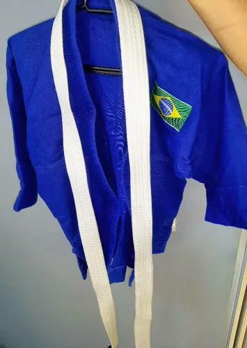 Kimono infantil(5 a 6anos)pouco uso