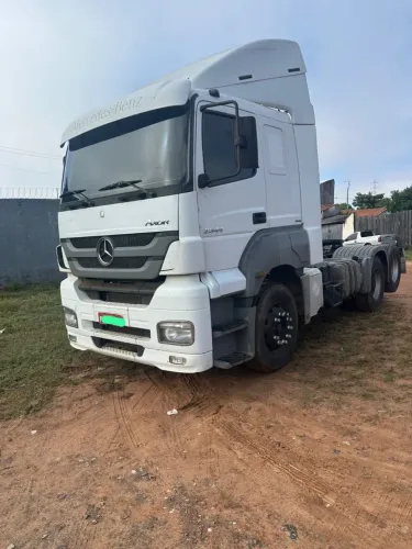 Caminhão Axor 2544