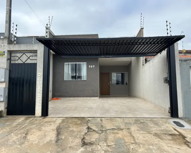 CASA À VENDA EM UVARANAS