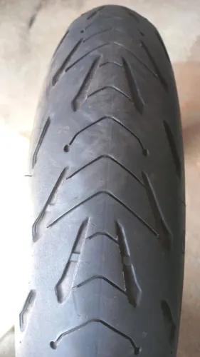 Pneus. hornet  600cc xj6 cbr srad 750  etc 