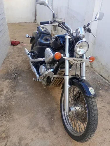 Shadow 600c 2003