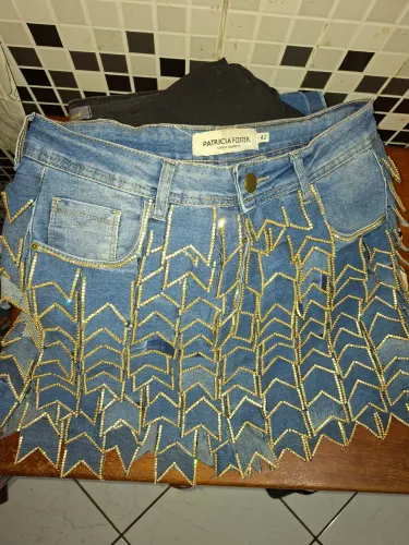 Saia Jeans com estras, toda confeccionada na mão  tamanho 42