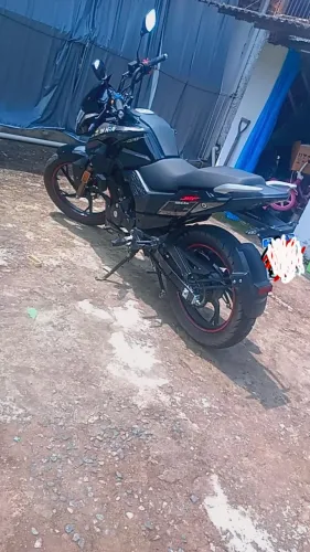Motos