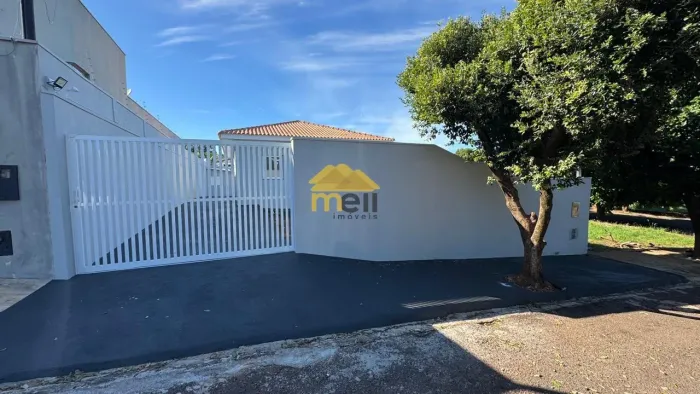 Casa para Venda em Presidente Prudente, Parque Residencial Funada, 2 dormitórios, 1 suíte,