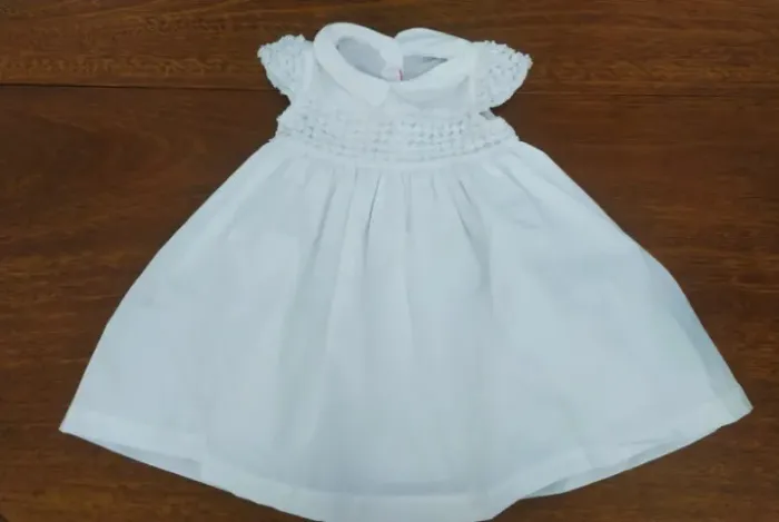Vestido Para Bebê Bordado De Pérolas Artificiais Da Possum