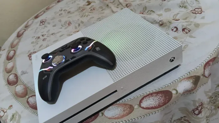 XBOX ONE S ,1 TB DE ARMAZENAMENTO