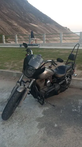 Vendo ou troco Dyna Super Glide- ano 2010, mod 2009.
