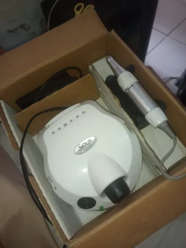 VENDO MOTO DE UNHA COMPLETO 180