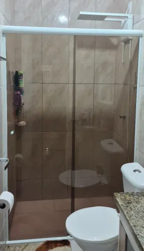 Box de vidro medida 1,18 x 1,90<br>Já foi retirado e está em perfeito estado.