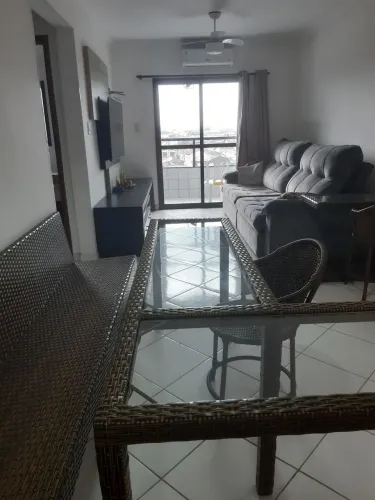 PRAIA GRANDE BAIRRO OCIAN PRÓXIMO À PRAIA ÓTIMO APTO, SALA E QUARTOS CONFORTÁVEL.