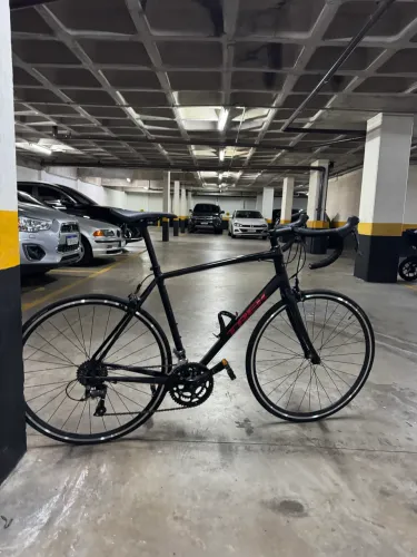 bicicleta Trek Domane AL 2 - Tamanho 56