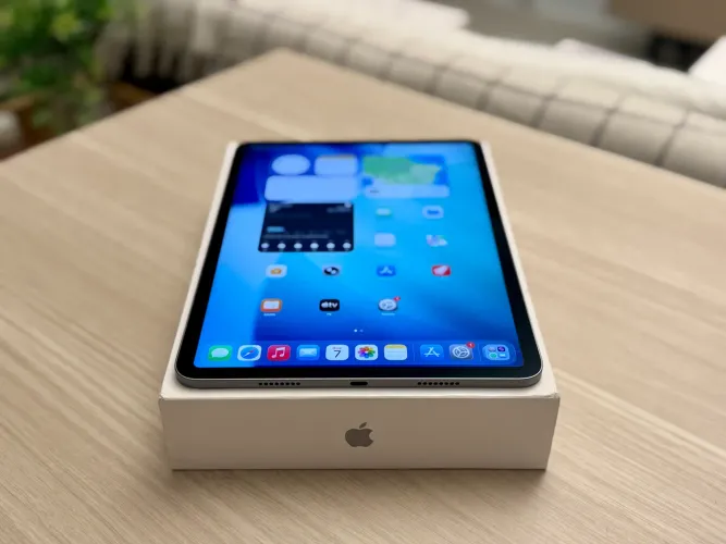 iPad Pro 11 Polegadas M2 128GB - Seminovo