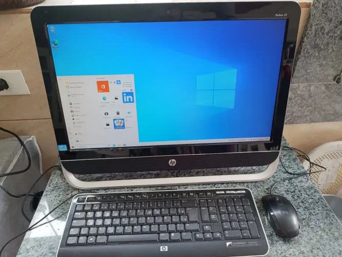 Vendo Desktop HP All In One 23-b210br QZ336AA Intel Core i5-3330s 3ª Geração 8Gb 1Tb. Leia
