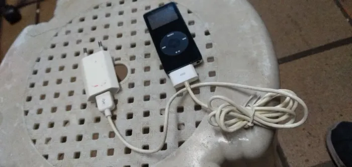Apple IPOD NANO 1ª Geração / 1GB (VEJA DESCRIÇÃO ANUNCIO)