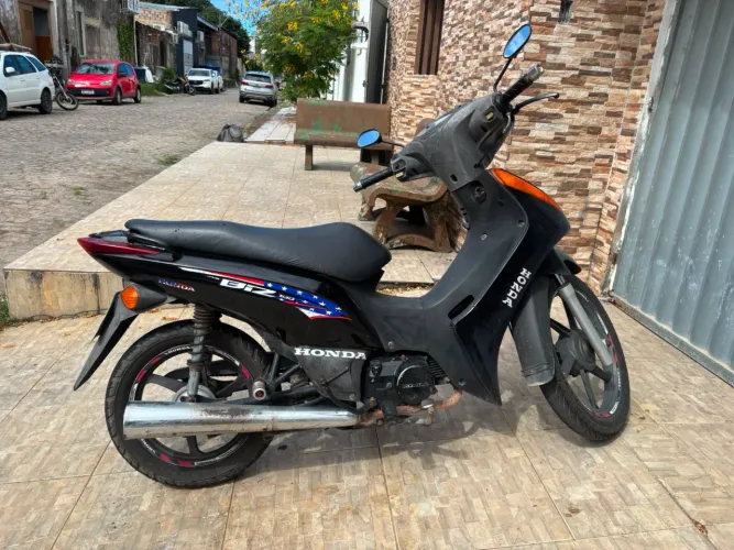 Honda biz 100 2015 preta