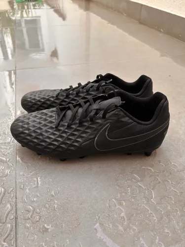Chuteira Campo Nike Tiempo Legend VIII Club
