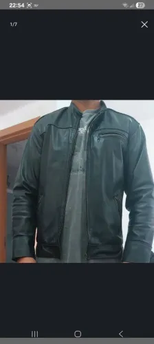 Vendo Uma jaqueta de couro 