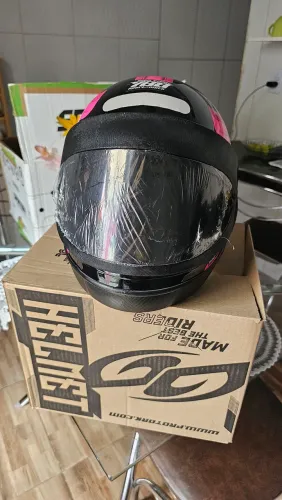 VENDO ESSE CAPACETE NOVO VALOR: 110.00