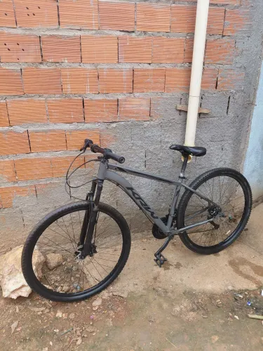 Bicicleta aro 29 krw com freio hidráulico absoluto e cubo k7 gts 8 velocidade