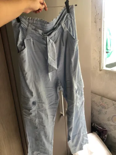 Calça azul claro usada