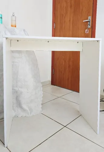 ESCRIVANINHA/MESA BRANCA