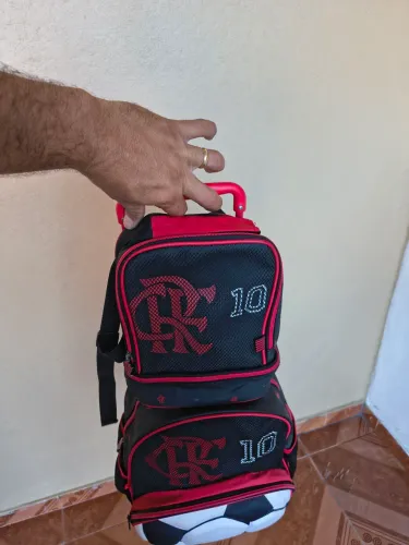 Mochila completa com lancheira apenas 1 mês de uso