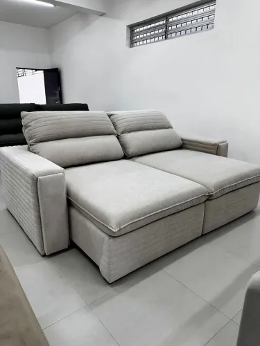 Sofá sob medida 2,90m, cinza claro, impermeabilizado, com apenas 5 meses de uso