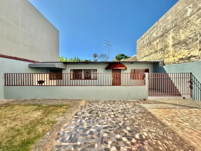 Casa de Fundos 1 Quarto para Locação | 60 m² de Área Útil | Área Externa Privativa e Garag