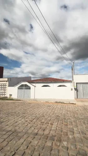 CASA com 4/4 - 190 m2 em ASSÚ/RN