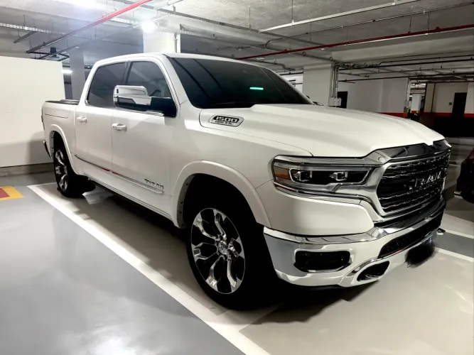 Ram 1500 Limited 5.7 CD 4X4 Aut. 2024