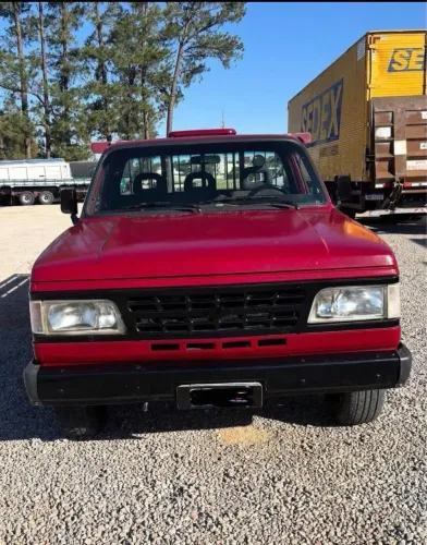 Vende-se D20 Deluxe Vermelha - Forte e Confiável