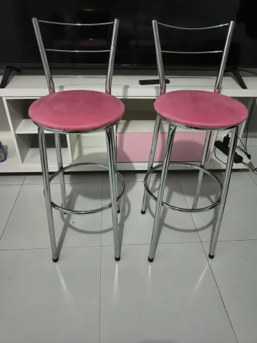 Banqueta inox assento cor de rosa lindíssima 