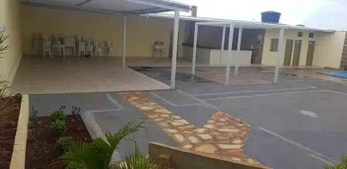 Vende-se um espaço para aluguel ou moradia.ponteira fechada