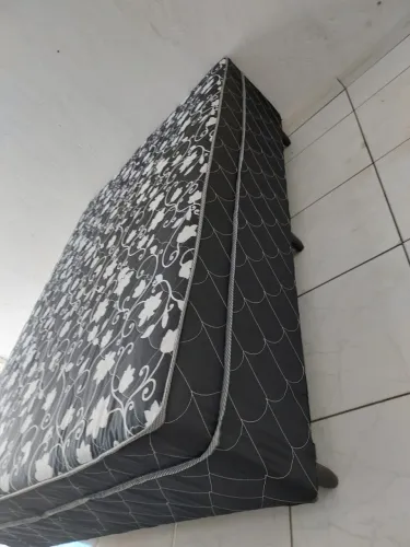 Vende-se cama 