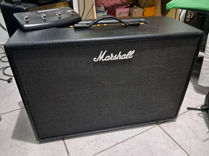 Marshall CODE 100 2x12 com 100 wats rms. Amplasso.